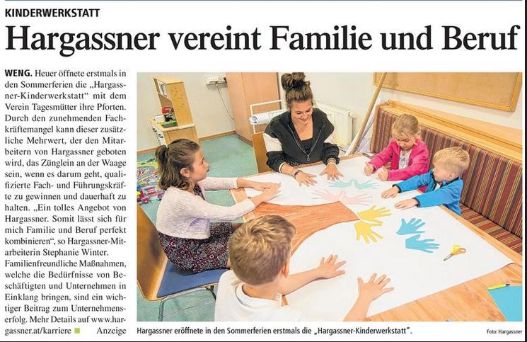 Bericht der Tips über die Kinderbetreuung mit den Tagesmüttern bei der Firma Hargassner.